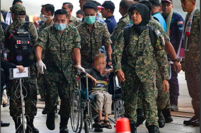 Jumaat lalu, dua pesawat Airbus A-400M milik TUDM yang membawa 41 pesakit rakyat Palestin dan 86 waris mereka, selamat tiba di Pangkalan Udara Subang, Selangor.